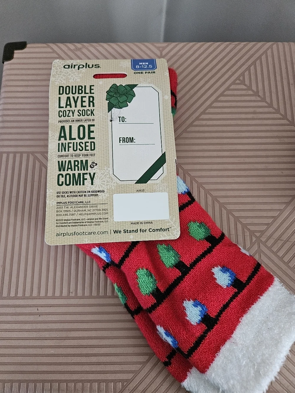 NEW Airplus Men's Double Layer Aloe Infused Warm Comfy Cozy Socks Red Christmas